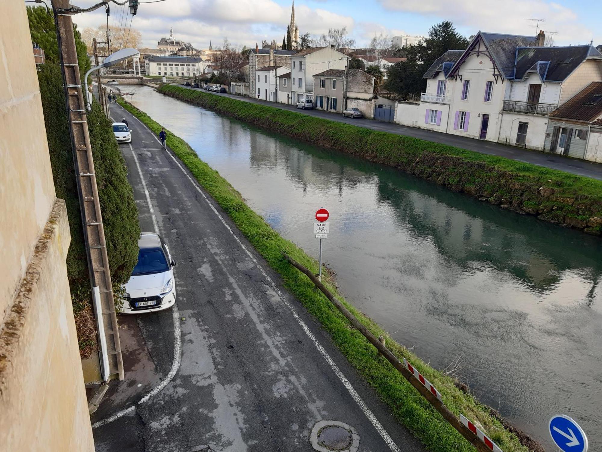 Apartamento Niort Au Bord De L'Eau 3 Exterior foto